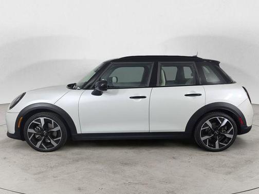 Nanuq White Metallic 2025 MINI Hardtop Cooper