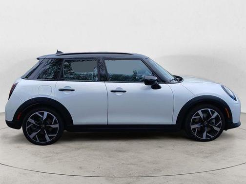 Nanuq White Metallic 2025 MINI Hardtop Cooper