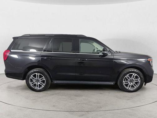Black Metallic 2025 Ford Expedition Active