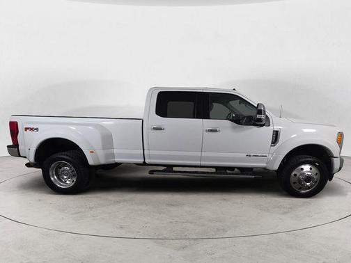 Oxford White 2019 Ford F-450 Lariat
