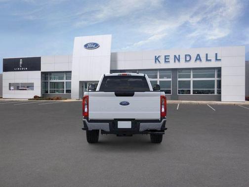 Oxford White 2025 Ford F-250 XLT