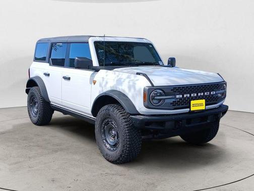 Oxford White 2024 Ford Bronco Badlands