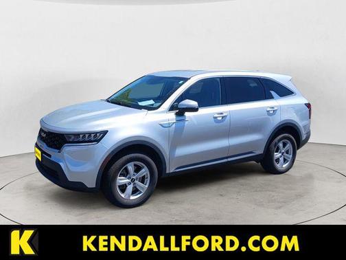 Sparkling Silver 2022 Kia Sorento LX