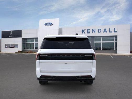 White 2025 Lincoln Navigator Reserve