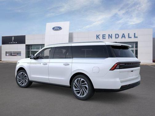 White 2025 Lincoln Navigator Reserve