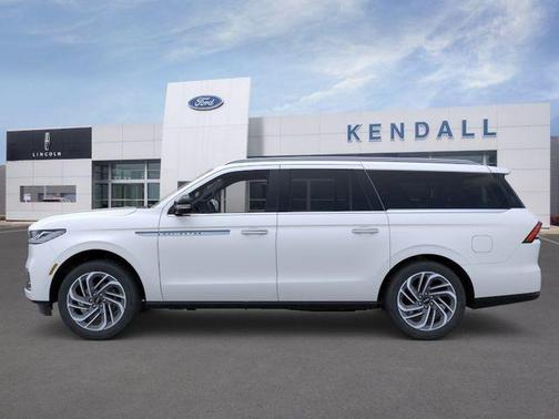 White 2025 Lincoln Navigator Reserve