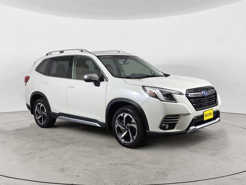 Crystal White Pearl 2023 Subaru Forester Touring