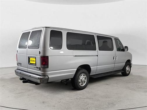 2011 Ford E350 Super Duty XLT