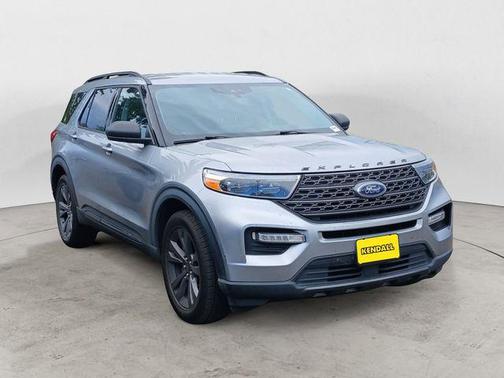 Iconic Silver Metallic 2021 Ford Explorer XLT