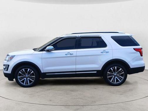 White Platinum Metallic Tri-Coat 2017 Ford Explorer Platinum
