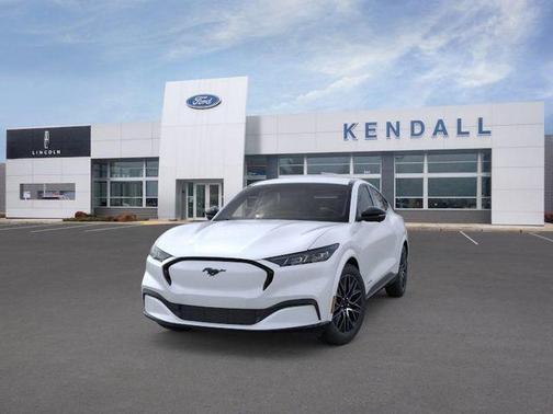 Star White Metallic Tri-Coat 2025 Ford Mustang Mach-E Premium