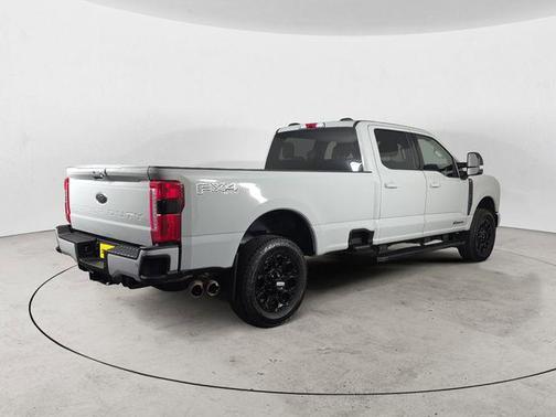 Avalanche 2025 Ford F-350 Lariat
