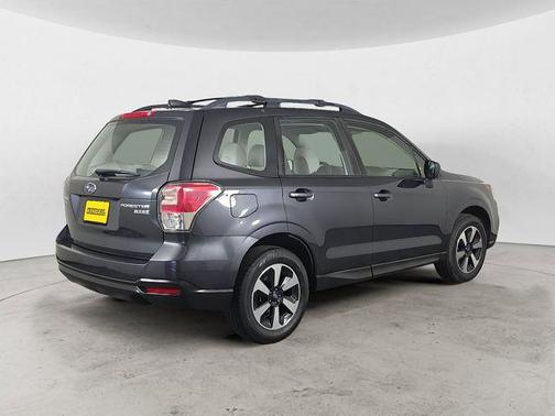 Tungsten Metallic 2017 Subaru Forester 2.5i