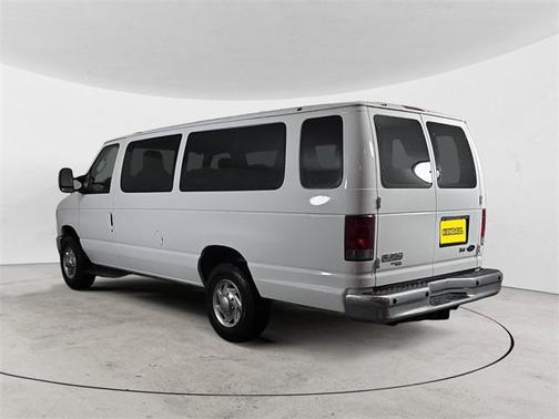 2010 Ford E350 Super Duty XLT
