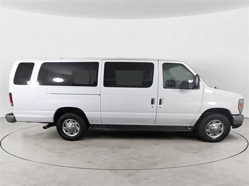 2010 Ford E350 Super Duty XLT