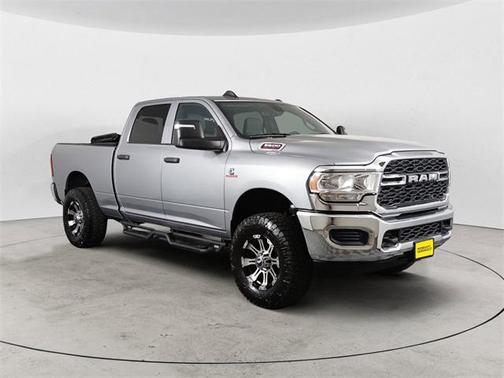 2024 RAM 3500 Tradesman Crew Cab 4x4 6'4' Box