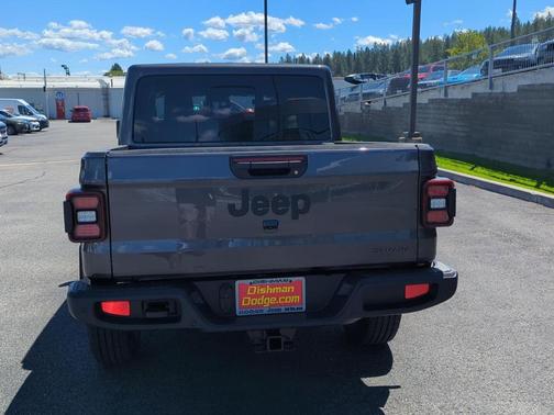 Granite Crystal Clearcoat Metallic 2026 Jeep Gladiator Sport