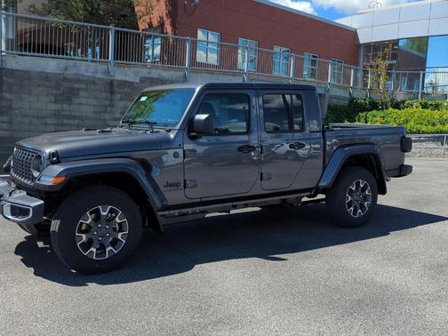 Granite Crystal Clearcoat Metallic 2026 Jeep Gladiator Sport