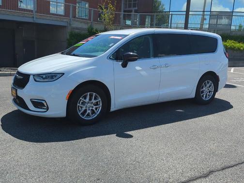 Bright White Clearcoat 2024 Chrysler Pacifica Touring-L