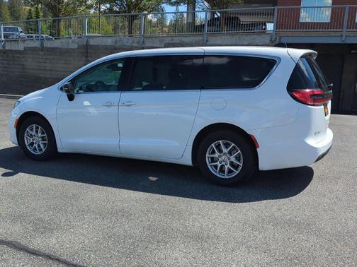 Bright White Clearcoat 2024 Chrysler Pacifica Touring-L