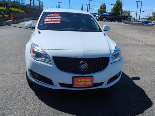 Summit White 2017 Buick Regal Turbo