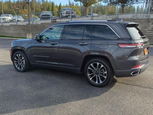 2022 Jeep Grand Cherokee Overland