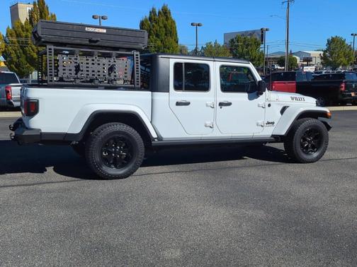 2022 Jeep Gladiator Sport