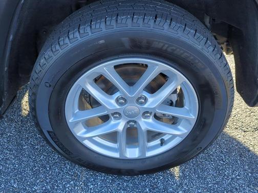 2023 Jeep Grand Cherokee Laredo X