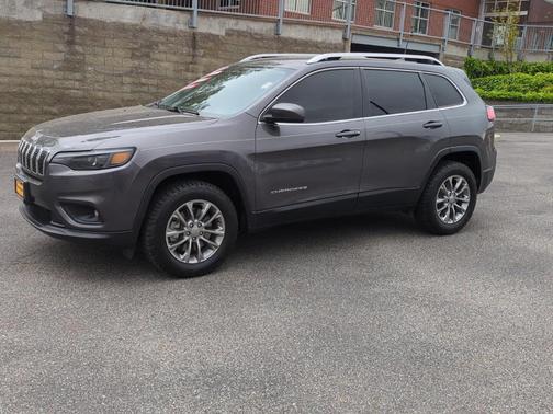 Granite Crystal Clearcoat Metallic 2019 Jeep Cherokee Latitude Plus