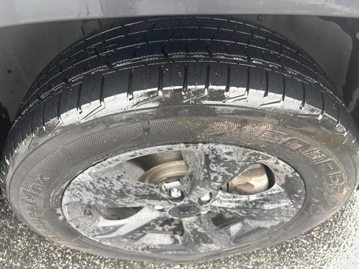 Diamond Black 2019 Jeep Cherokee Latitude Plus