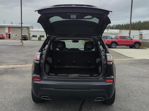 Diamond Black 2019 Jeep Cherokee Latitude Plus