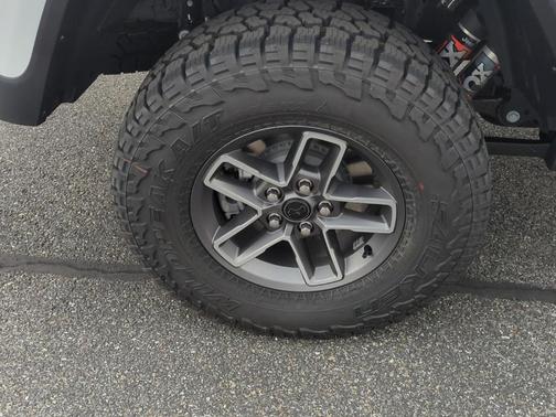 2025 Jeep Gladiator Mojave