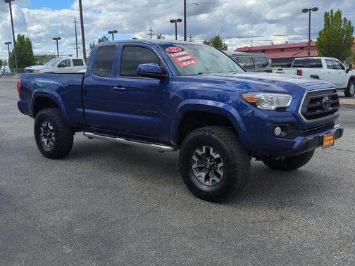 Blue Crush Metallic 2022 Toyota Tacoma SR5