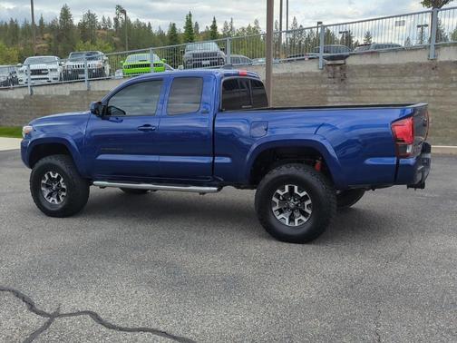 Blue Crush Metallic 2022 Toyota Tacoma SR5