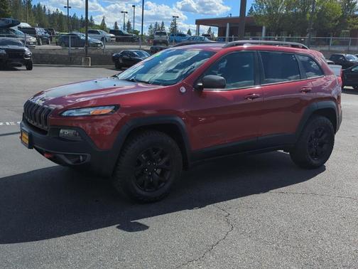 Deep Cherry Red Crystal Pearl 2017 Jeep Cherokee Trailhawk