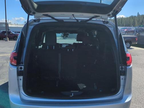 Silver Mist Clearcoat 2026 Chrysler Pacifica Select