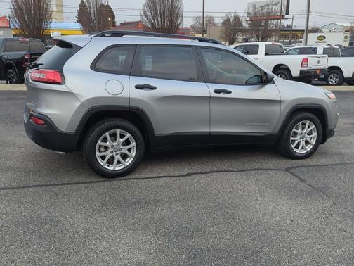 2015 Jeep Cherokee Sport