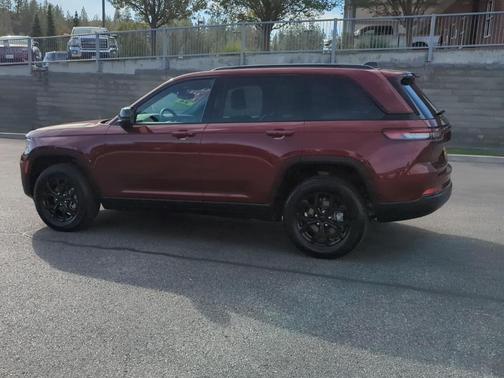 2024 Jeep Grand Cherokee Laredo