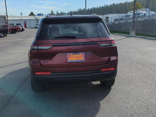 2024 Jeep Grand Cherokee Laredo