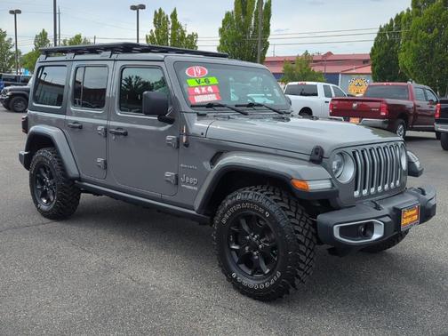 Gray 2019 Jeep Wrangler Unlimited Sahara