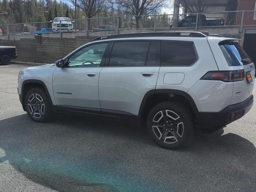 2026 Jeep Cherokee LAREDO/LIMITED