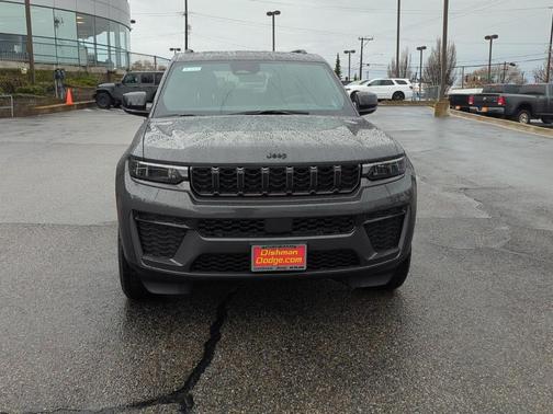 Metallic 2026 Jeep Grand Cherokee Laredo