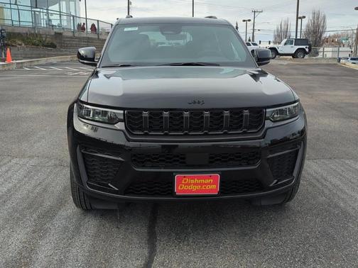 2026 Jeep Grand Cherokee Laredo