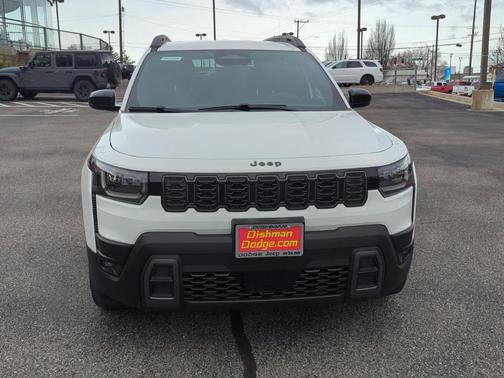 Bright White Clearcoat 2026 Jeep Cherokee LAREDO/LIMITED