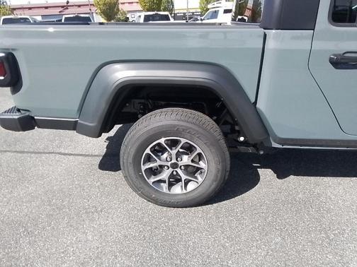 2025 Jeep Gladiator Sport