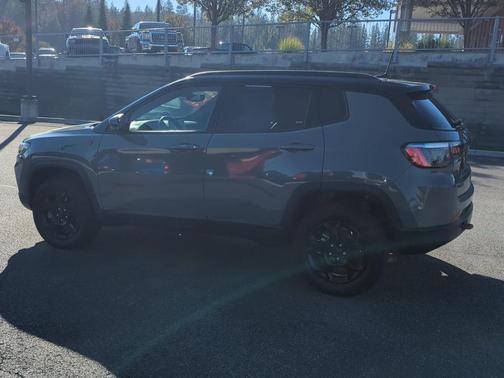 2023 Jeep Compass Trailhawk