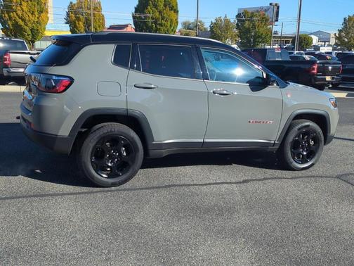 2023 Jeep Compass Trailhawk
