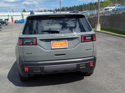 Sting Gray Clearcoat 2026 Jeep Cherokee LAREDO/LIMITED