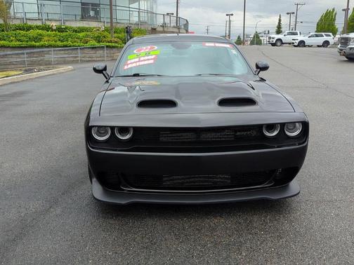 Pitch Black Clearcoat 2022 Dodge Challenger SRT Hellcat