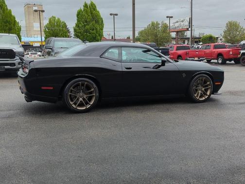 Pitch Black Clearcoat 2022 Dodge Challenger SRT Hellcat